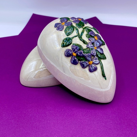 Ceramic Egg With Violets - Picture 3 of 3